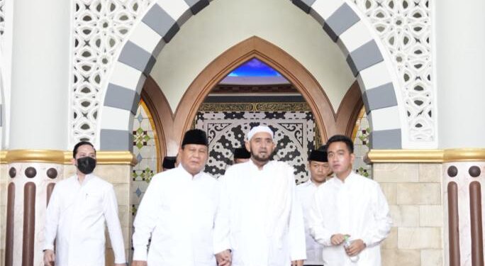Silaturahmi Lebaran, Habib Syech Berpesan ke Prabowo untuk Terus Jaga Persatuan dan Kesatuan Bangsa
